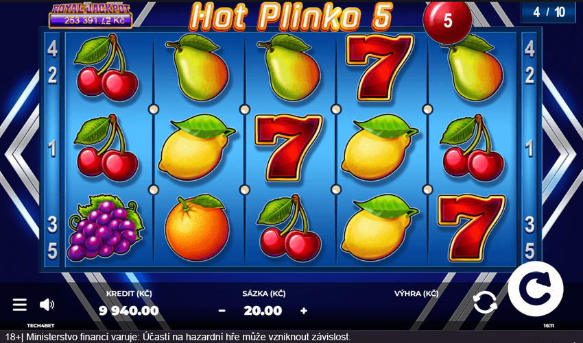 Screenshot herní obrazovky automatu Hot Plinko 5 s&nbsp;ovocnými symboly